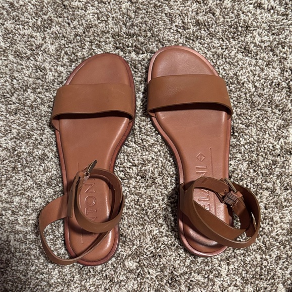 ANTONIO MELANI Tan Leather Sandals - Picture 3 of 3